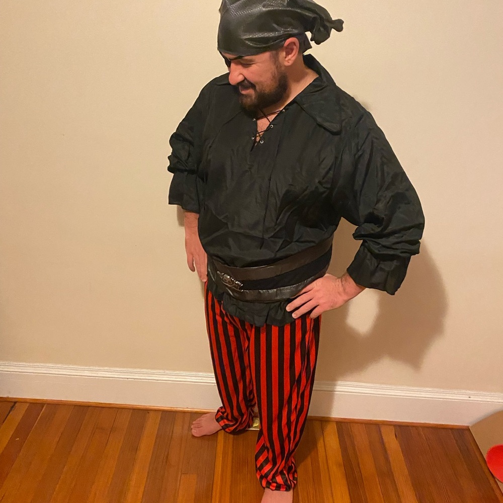 Men’s Pirate Halloween Costume